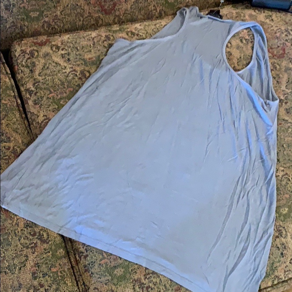 Top sleeveless - Picture 2 of 3